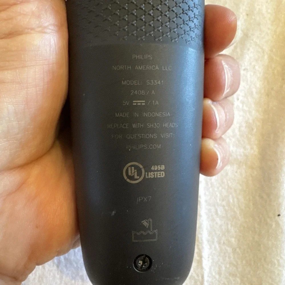 Philips Norelco Cordless Wet & Dry Shaver 3900 3000 Series Model S3341 Tested